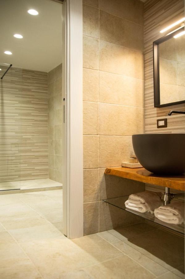 Ellements - Luxury Rooms บรินดิซิ ภายนอก รูปภาพ