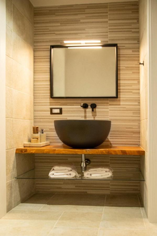 Ellements - Luxury Rooms บรินดิซิ ภายนอก รูปภาพ