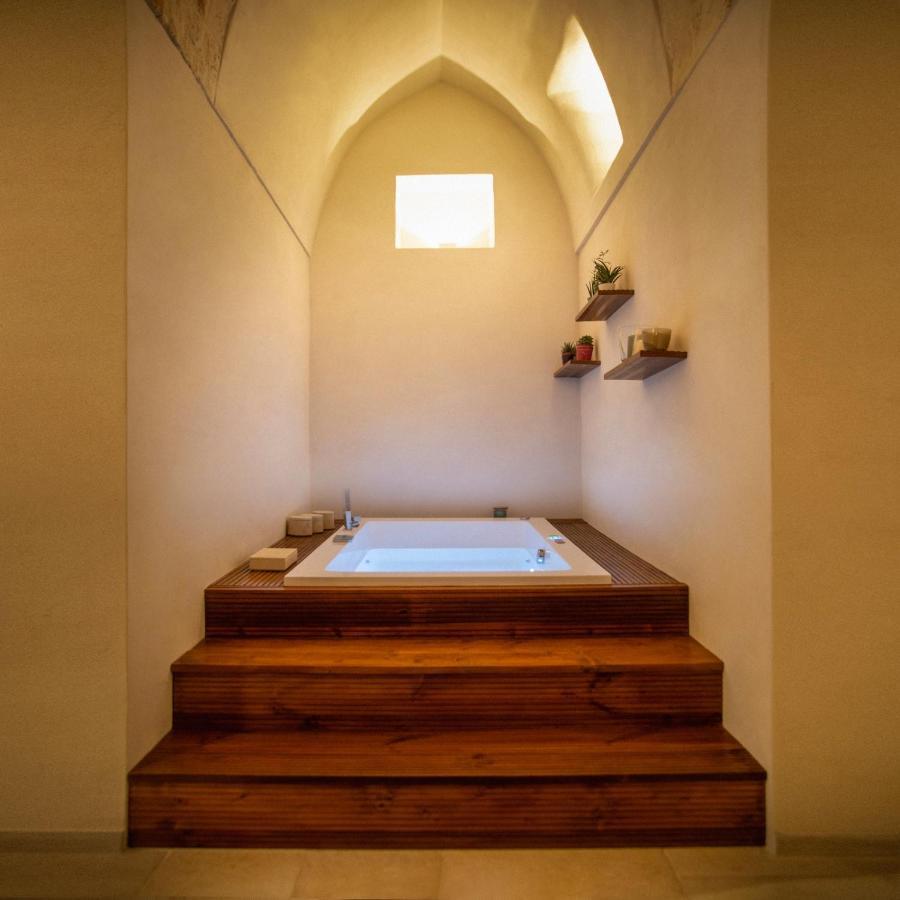 Ellements - Luxury Rooms บรินดิซิ ภายนอก รูปภาพ