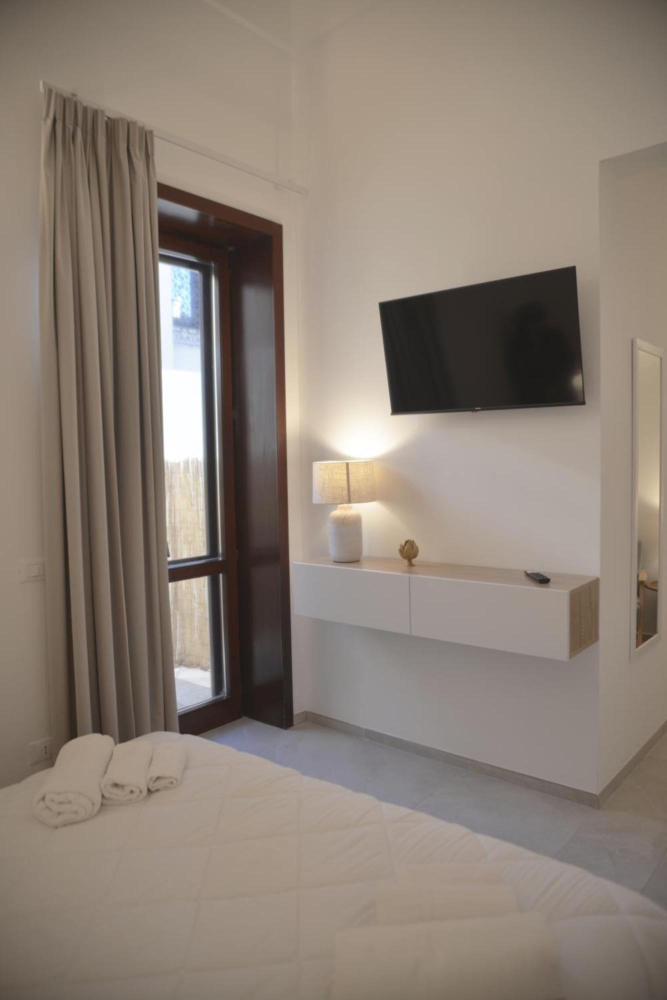 Ellements - Luxury Rooms บรินดิซิ ภายนอก รูปภาพ